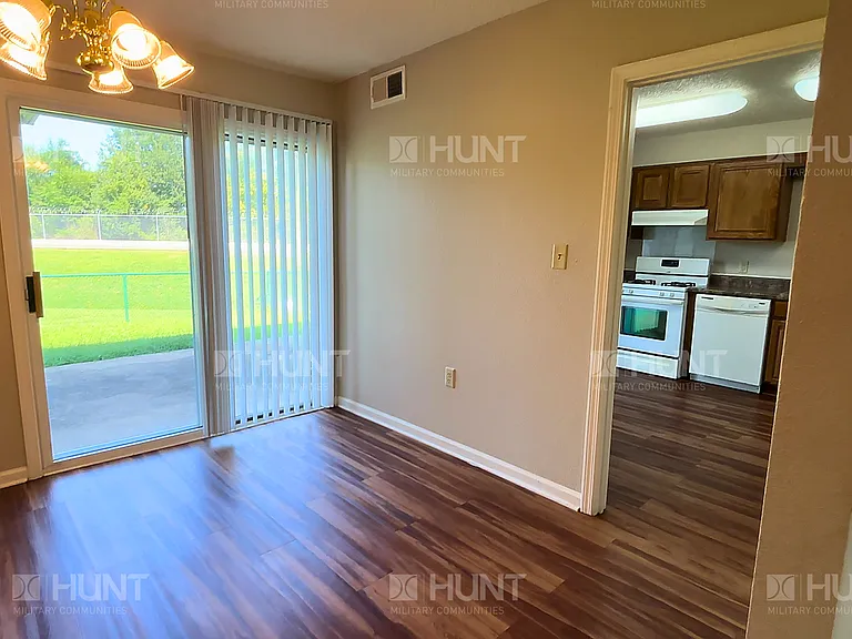 6104 Enterprise St — Photo 4