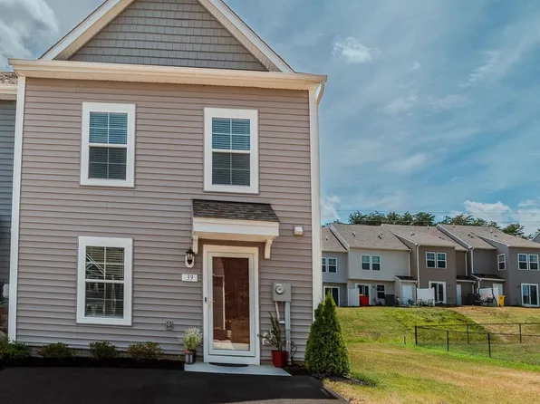 39 Pitch Pine Ct, Bunker Hill, WV 25413