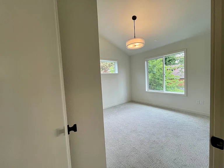 601 SE Spokane St #201 — Photo 23