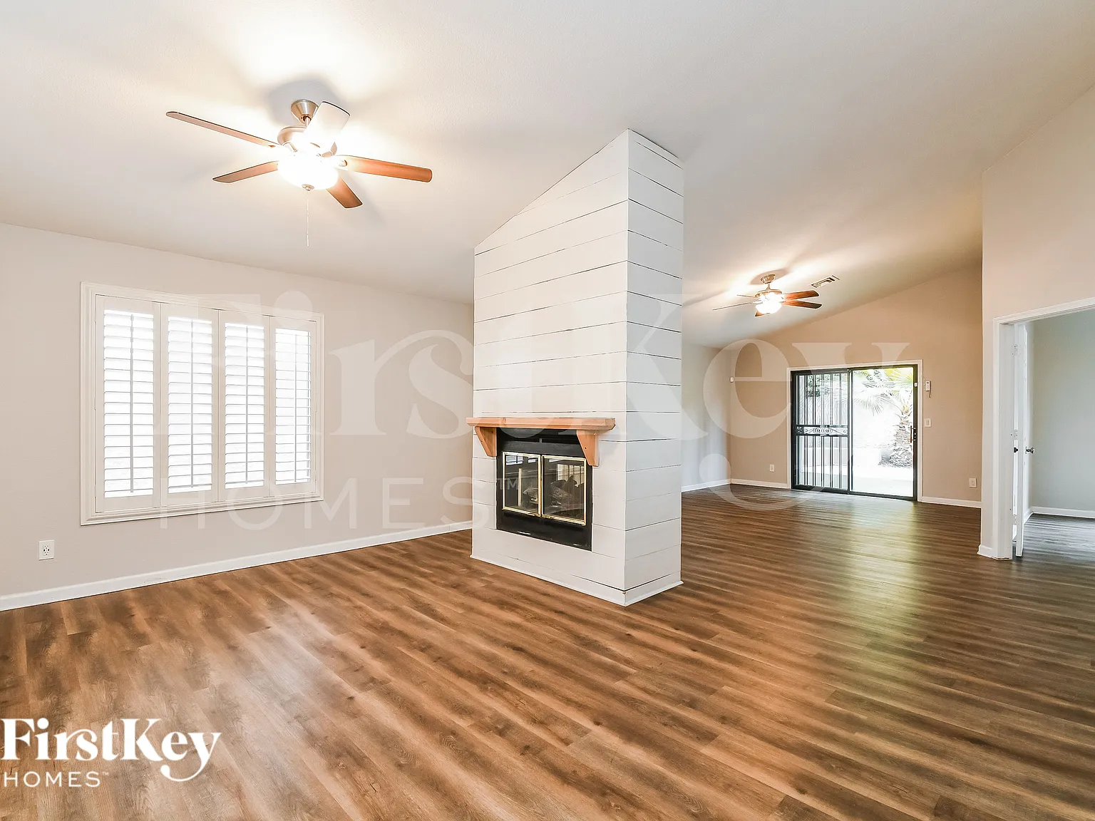 3 bed, 2.0 bath, 1562 sqft, $2,835 — Photo 3