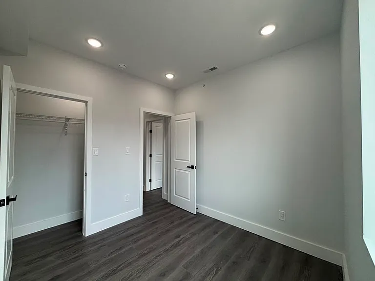 675 N 41st St #7 — Photo 19