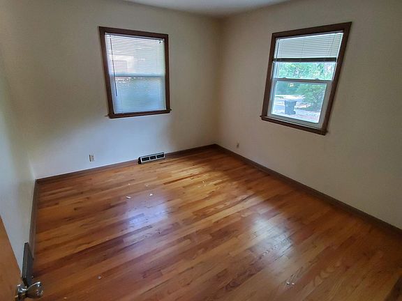 5th image of 433 Hawthorn Court Dr #433