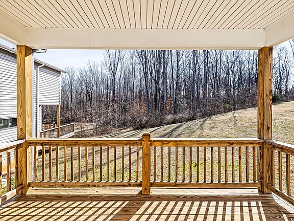 2nd image of 2713 Rainbow Cir