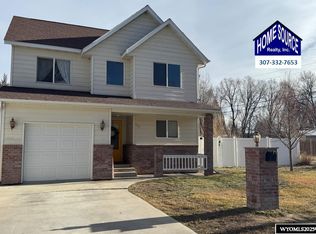 360 N 9th St, Lander, WY 82520