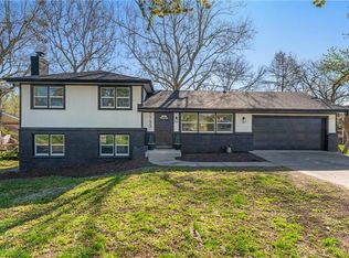 7733 Mission Rd, Prairie Village, KS 66208
