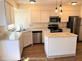 N34W23181 Circle Ridge Rd #101, Pewaukee, WI 53072