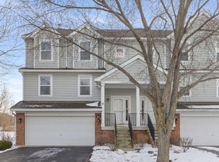 9081 Falcon Greens Dr, Crystal Lake, IL 60014