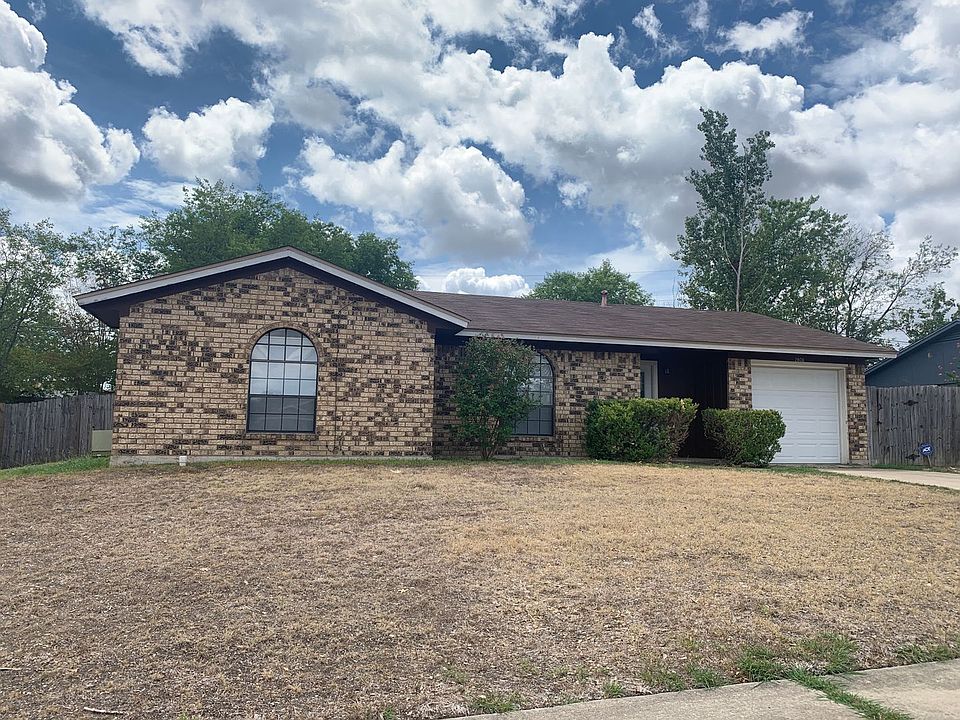 1st image of 2808 Persimmon Dr