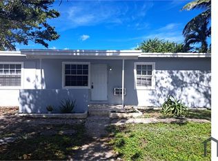 1158 Chateau Park Dr, Fort Lauderdale, FL 33311