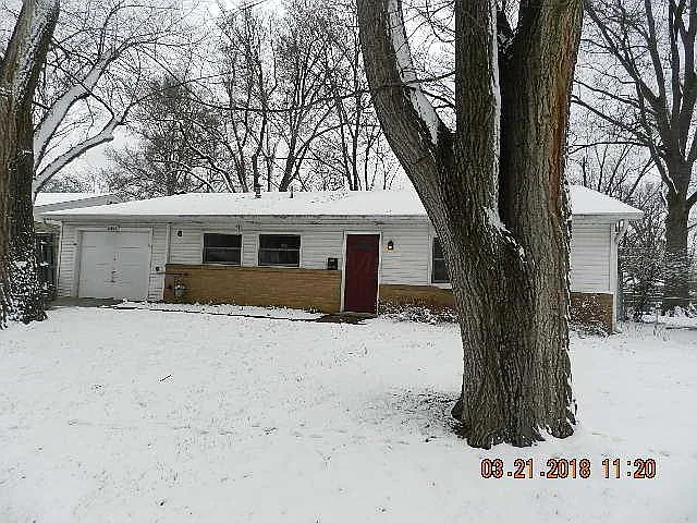 5483 Darcy Rd photo 1