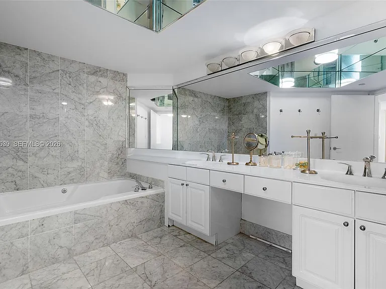 3598 Yacht Club Dr #601 — Photo 24