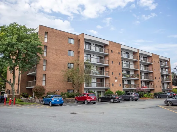 44 Main St APT 505, Stoneham, MA 02180