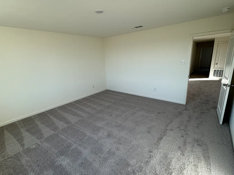 219 Savannah Way — Photo 23