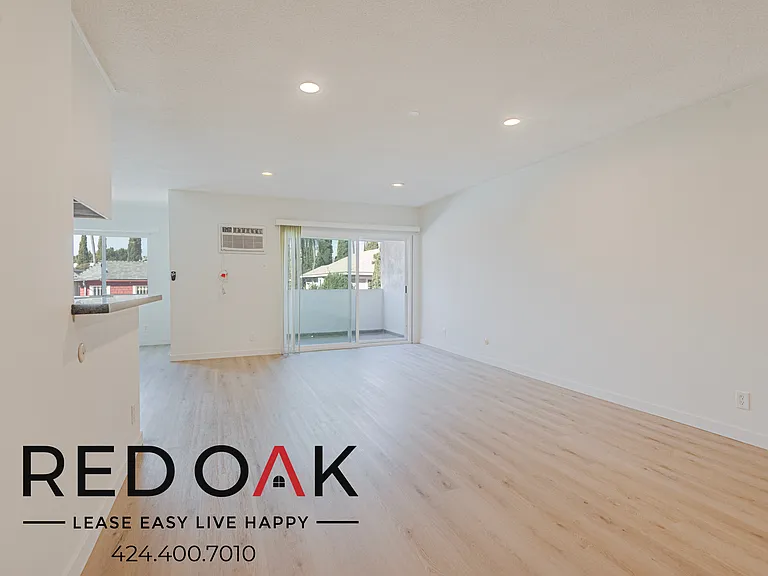 1835 Taft Ave #12 — Photo 4