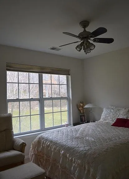 124 Wallace Ct — Photo 10