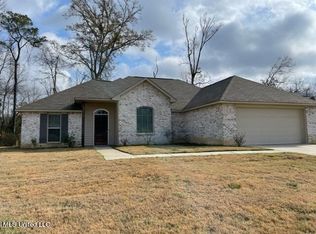 125 Cypress Bend Blvd, Terry, MS 39170