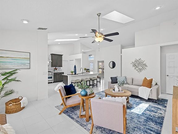 4th image of 9631 Oakwood Hills Ct