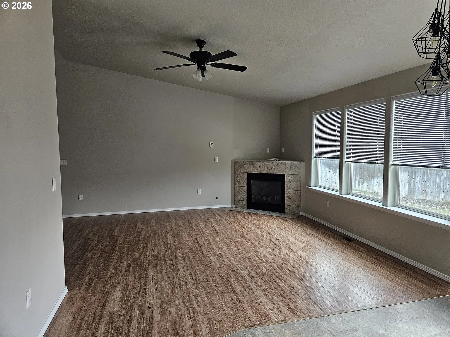 3 bed, 1272 sqft, $2,250 — Photo 3
