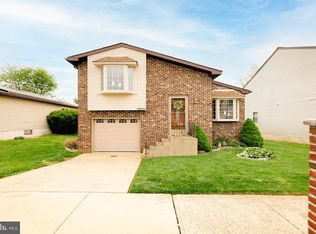 13025 Trina Dr, Philadelphia, PA 19116