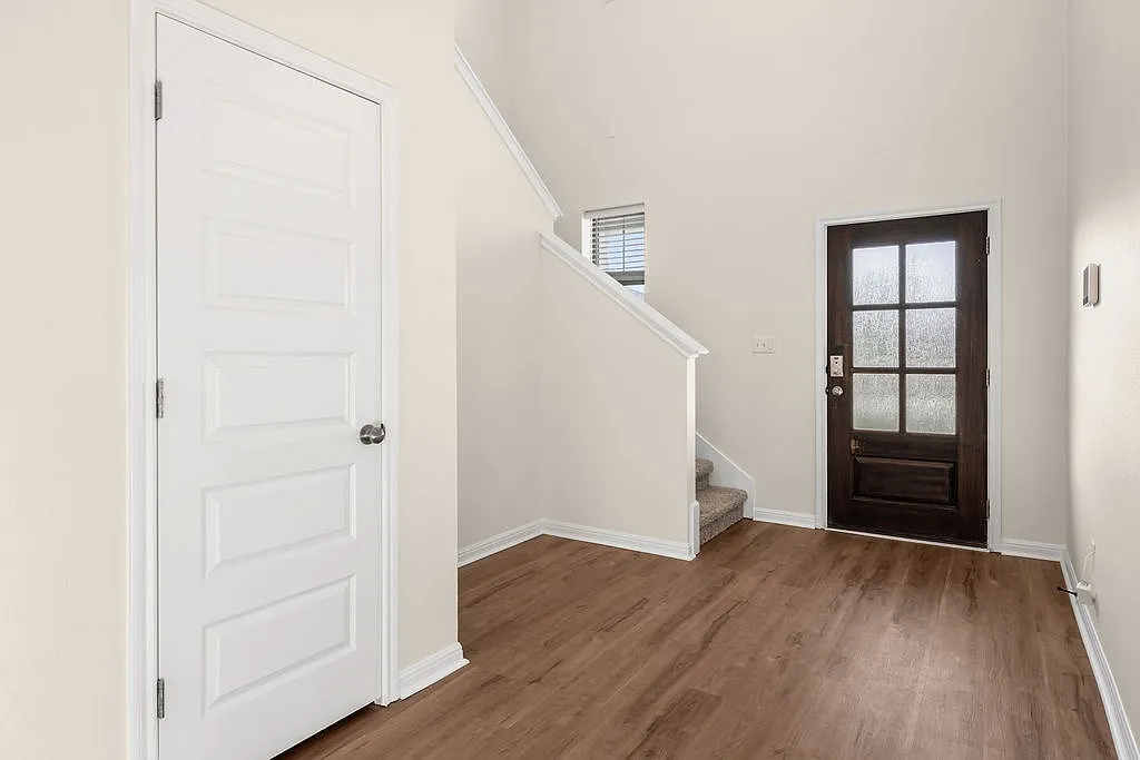 5461 Vanner Path — Photo 3