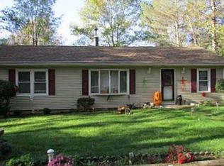 445 Log Rd, Burrillville, RI 02830