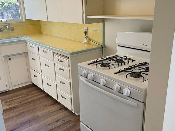 2nd image of 1704 Broad St #1710