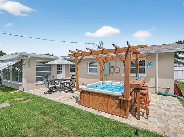 1667 Suffolk Dr, Clearwater, FL 33756