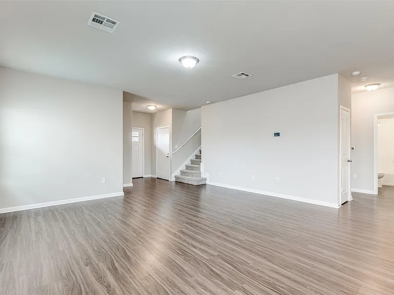 348 Shiner Ln — Photo 24