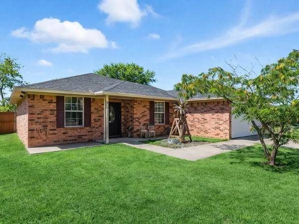 1221 Elmira St, Weatherford, TX 76086