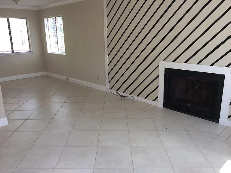 1465 Grant Cir #22 — Photo 3