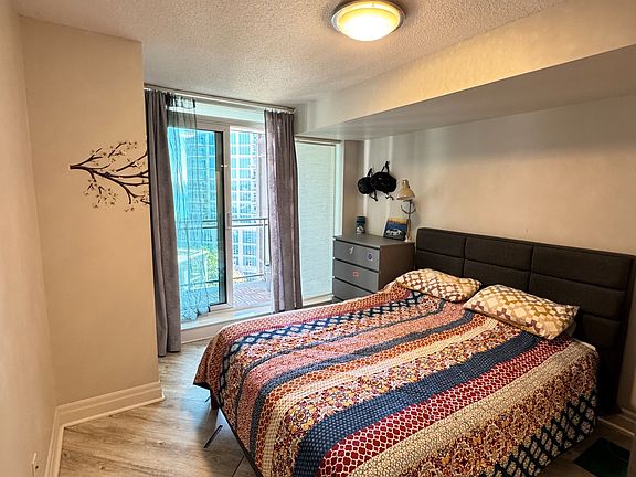 5th image of 2121 Lake Shore Blvd W #906
