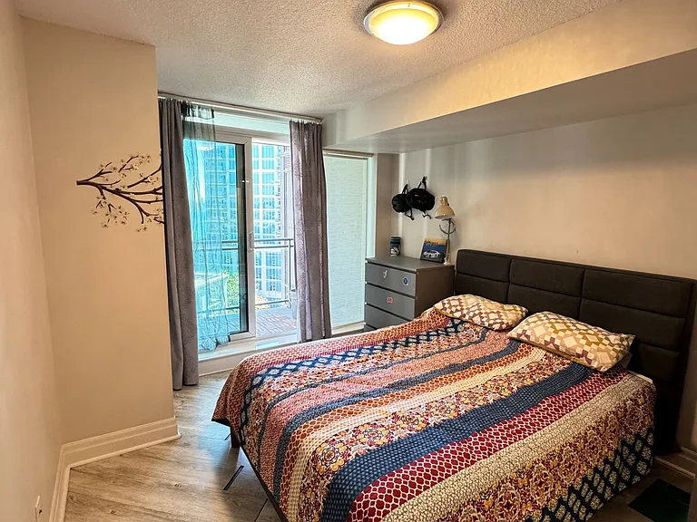 2121 Lake Shore Blvd W #906 — Photo 5