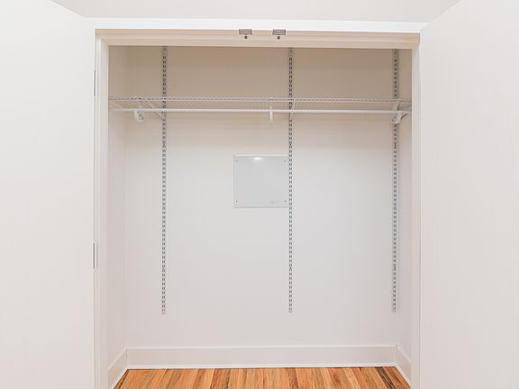 5th image of 3122 W Broadway St #201