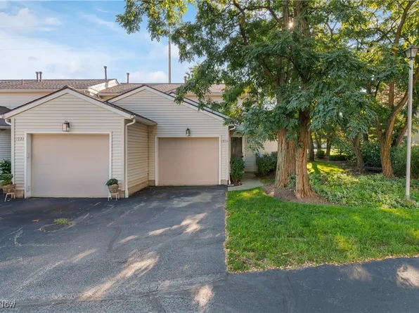 1936 Lillian Rd, Stow, OH 44224