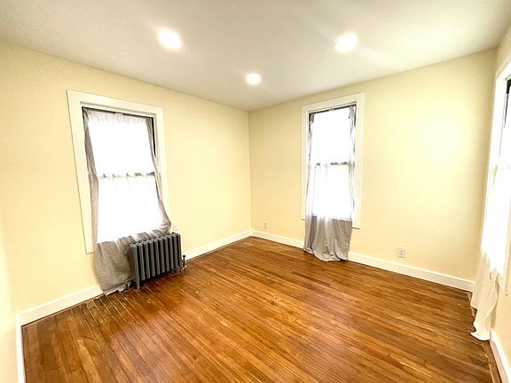 5th image of 88 E Pearl St Floor 1