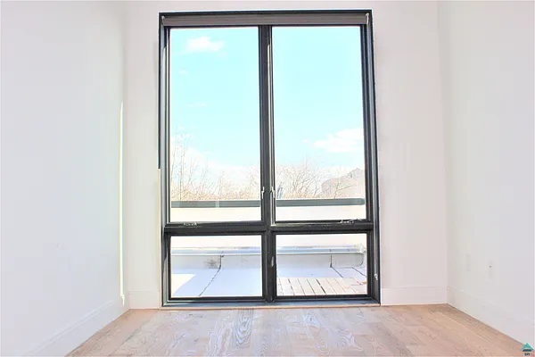 Rented by EXR | media 62