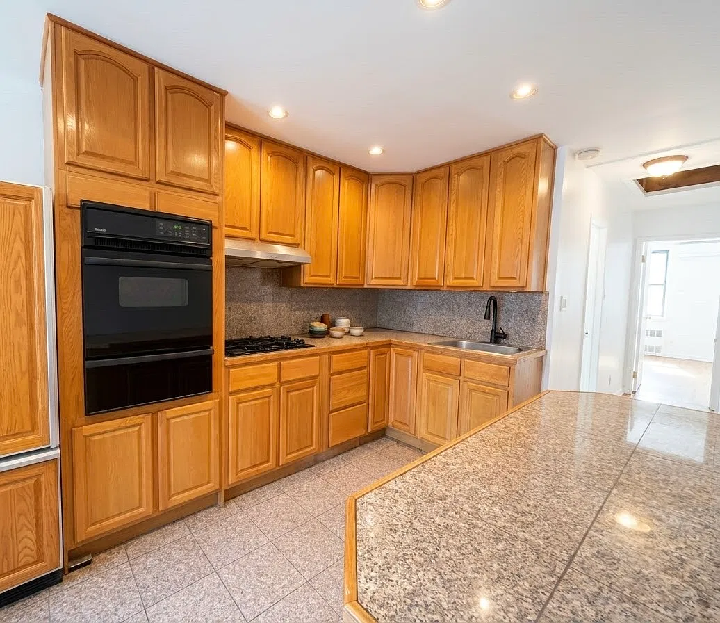 2 bed, 1200 sqft, $2,500 — Photo 2