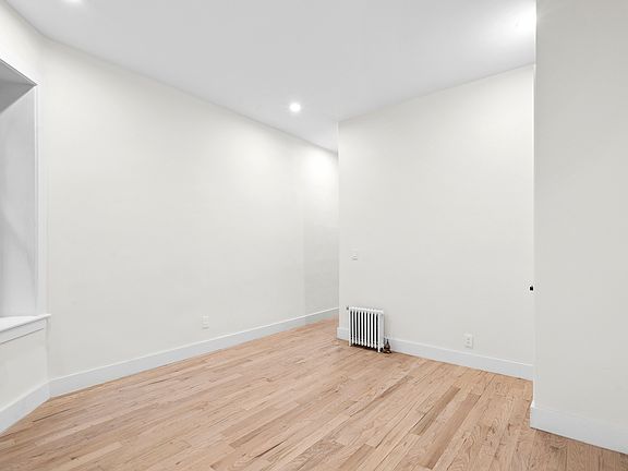 3rd image of 206 W 96th St APT 1D