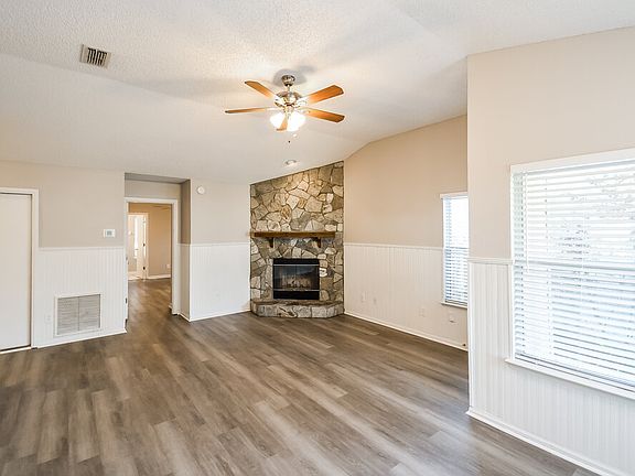 5th image of 278 Carriann Cove Ct