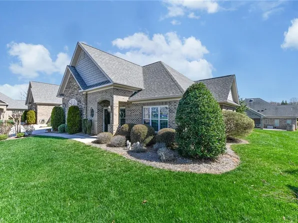 4004 Putters Cir, Greensboro, NC 27406