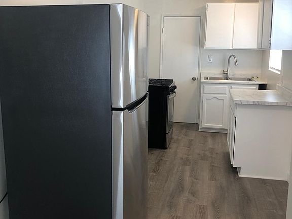 2nd image of 1018 W 109th Pl