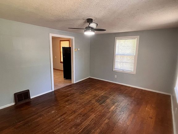 3rd image of 822 S Carlisle Ave