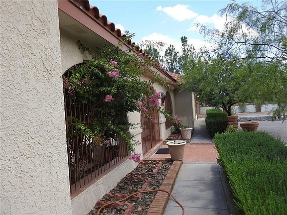 4th image of 5505 Santa Teresita Dr