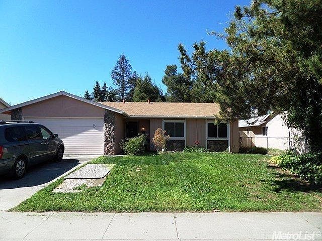 1st image of 3740 Moonbeam Dr