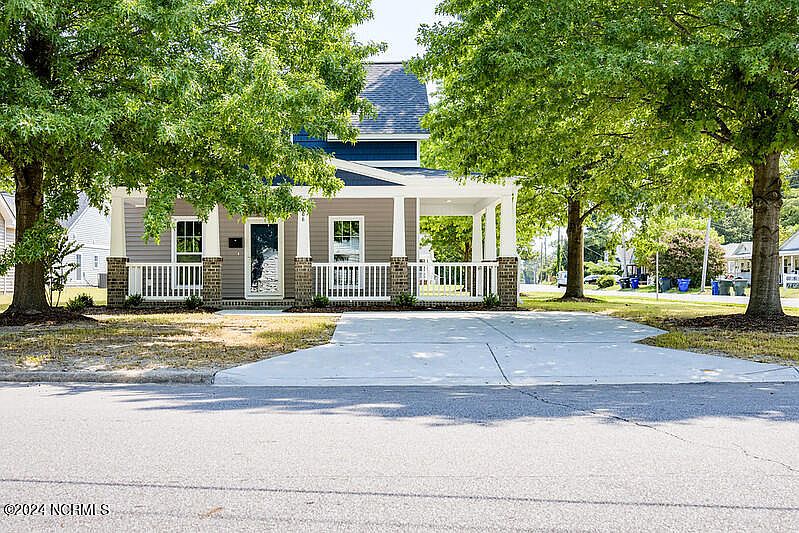 1st image of 808 Vanderbuilt Lane