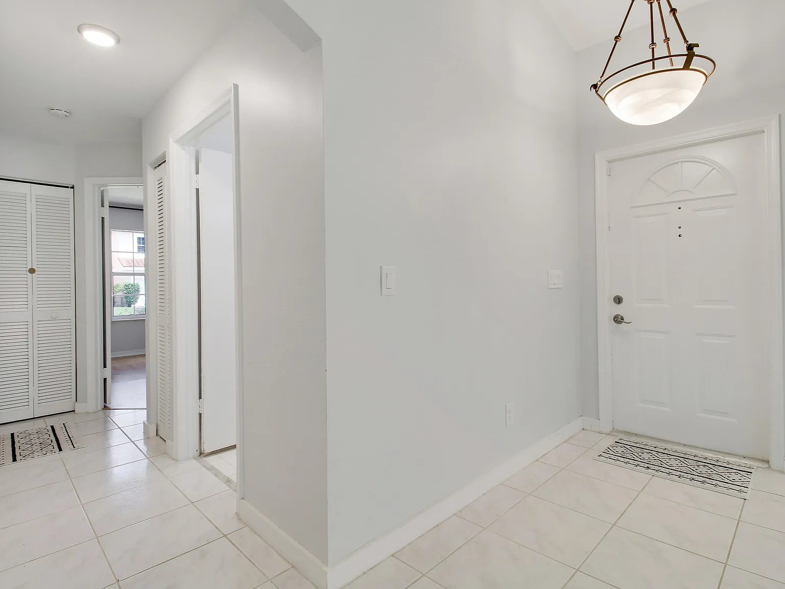 2 bed, 2.0 bath, 1228 sqft, $2,700 — Photo 4