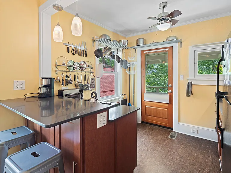 59 Elizabeth Pl #A — Photo 8