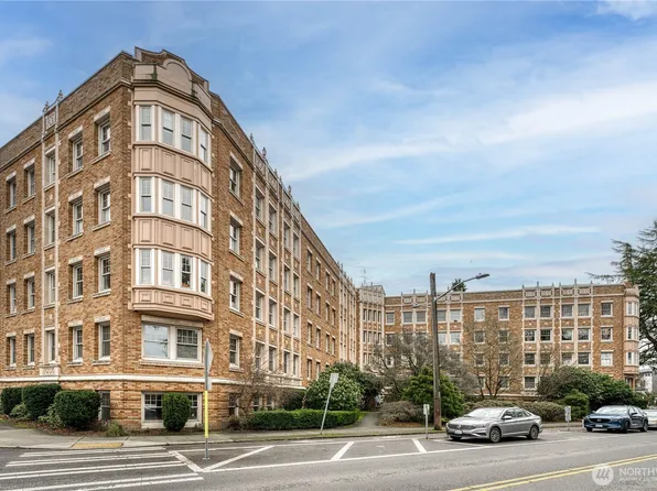 5810 Cowen Place NE #301, Seattle, WA 98105