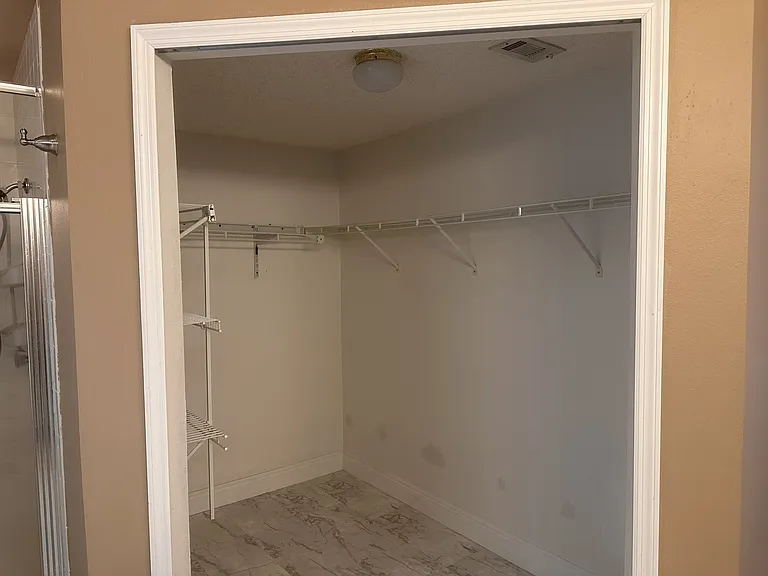 1913 Alafia Oaks Dr — Photo 14