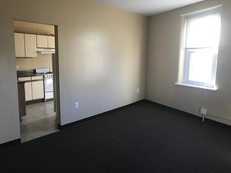 2 E Broad St #3 — Photo 4